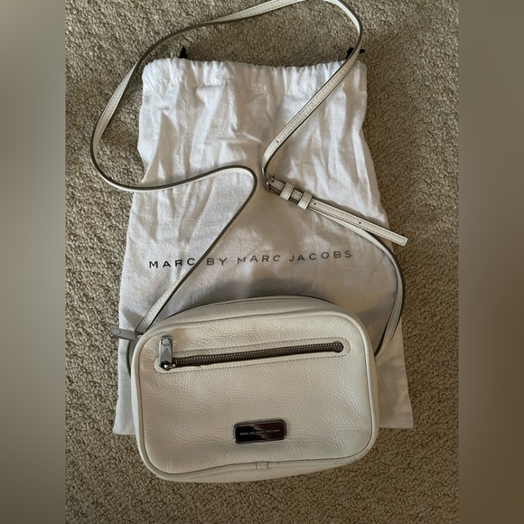 Marc by Marc Jacobs camera leather bag in white - Picture 3 of 12